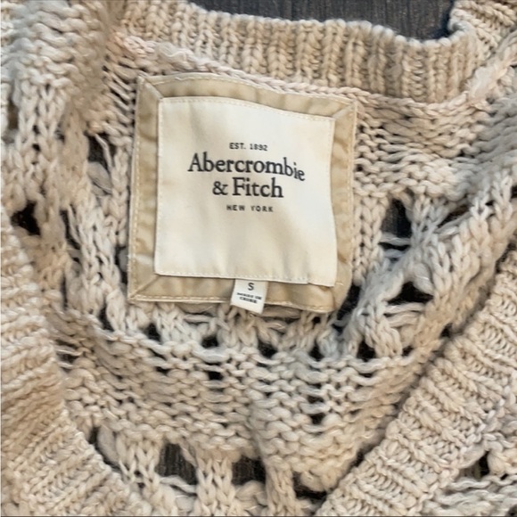 Abercrombie and Fitch Sleeveless Sweater - Picture 2 of 3